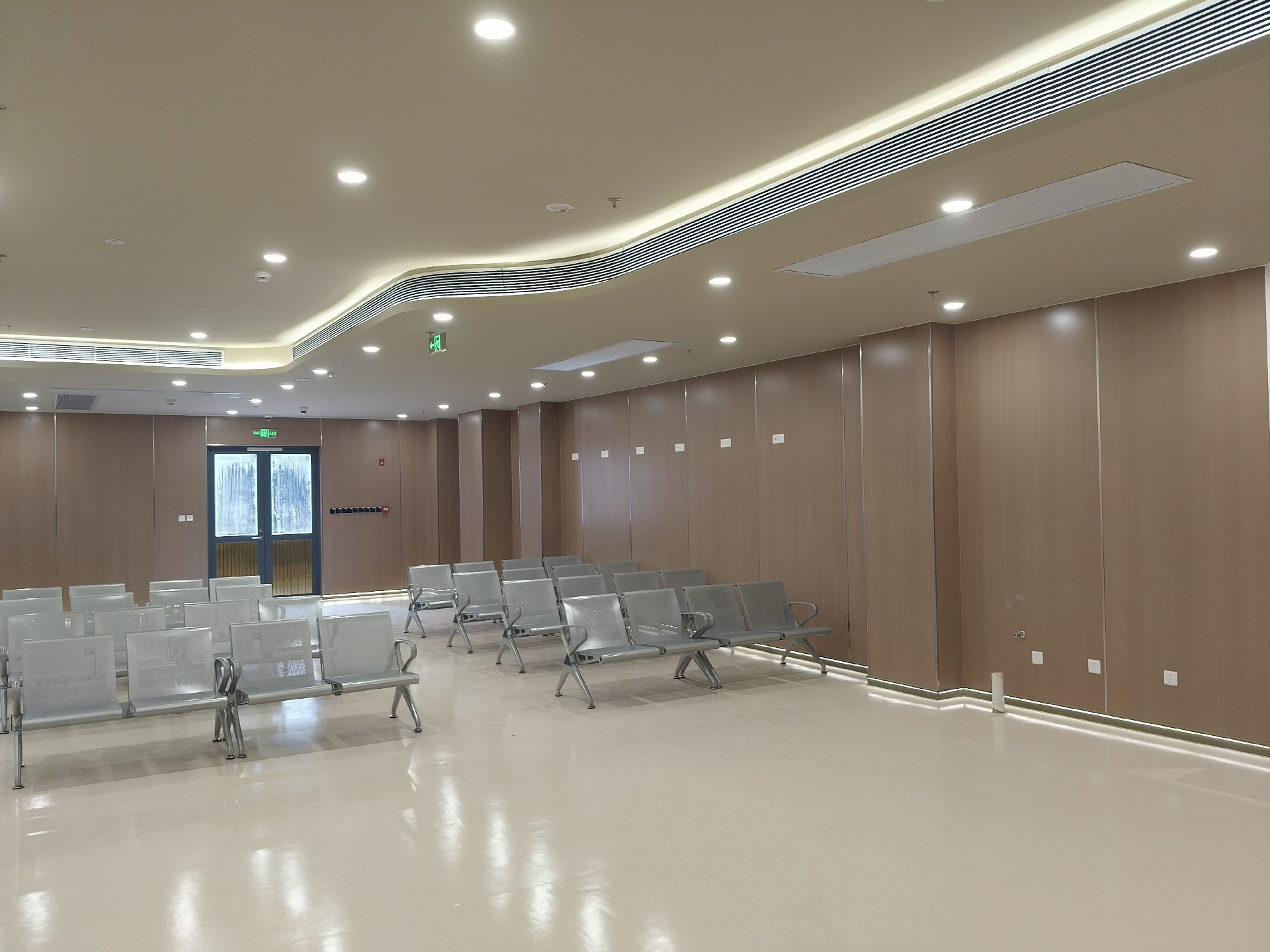 點燃創(chuàng)意之火，冰火板帶給你的不僅僅是木飾面